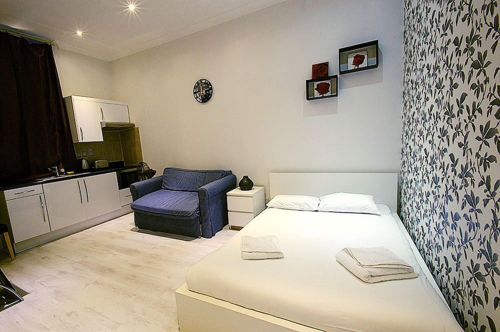 Hyde Park Economy Apartments