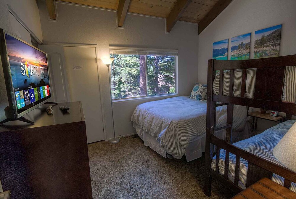 Twin Pines Tahoe Retreat by Lake Tahoe Accommodations