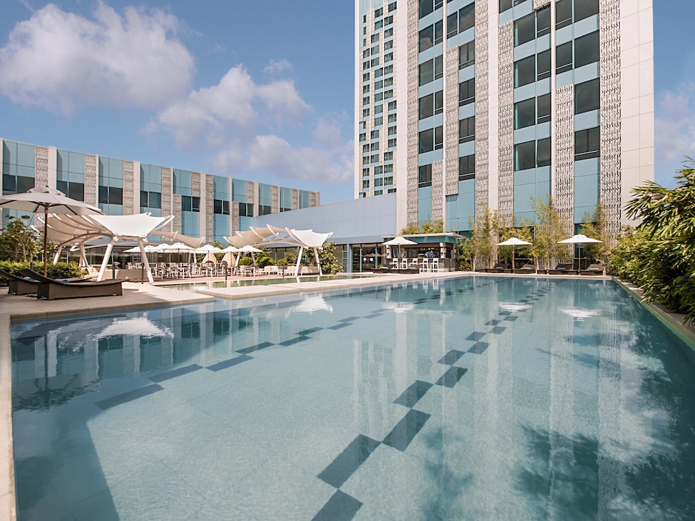 Crimson Hotel Filinvest City Manila