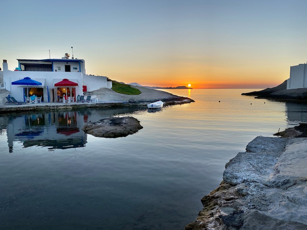 Milos Gem Inn Suites