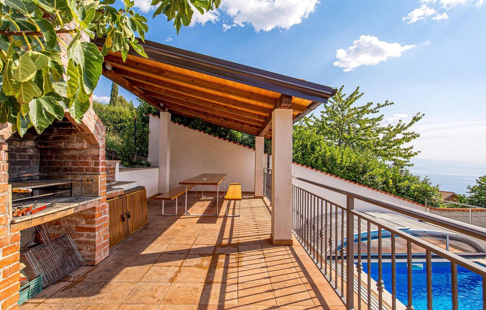 Nice Home in Icici With Wifi, 5 Bedrooms and Sauna