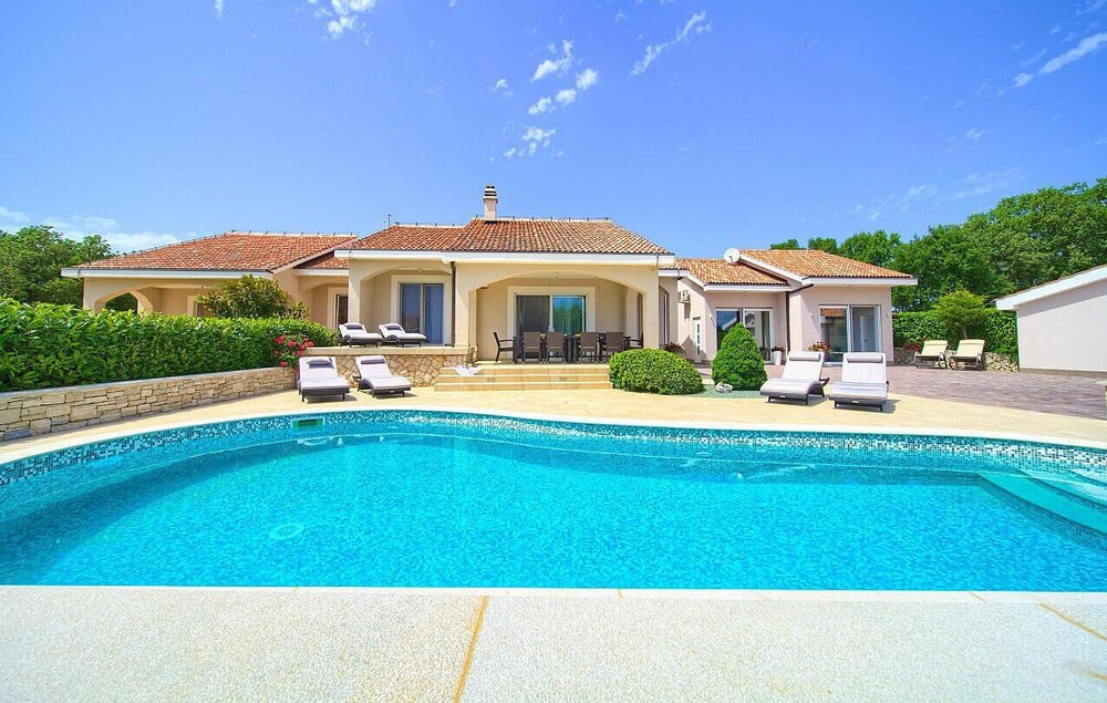 Beautiful Home in Vrh With Outdoor Swimming Pool and 4 Bedrooms