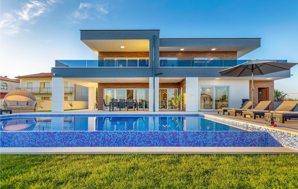 Awesome Home in Pula With Outdoor Swimming Pool, Heated Swimming Pool and 5 Bedrooms