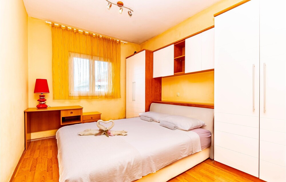 Amazing Apartment in Orebic With Wifi and 1 Bedrooms