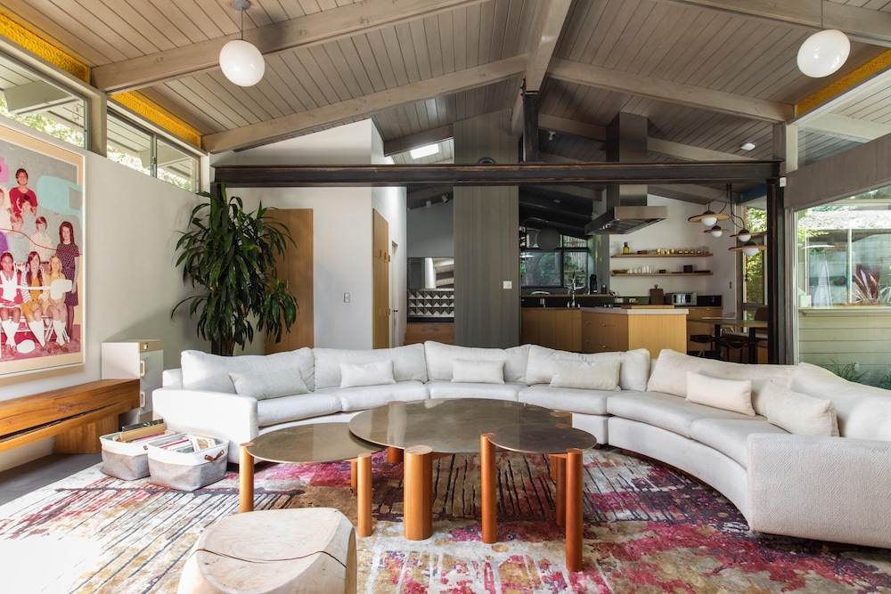 Latimer Grand Oaks by Onefinestay