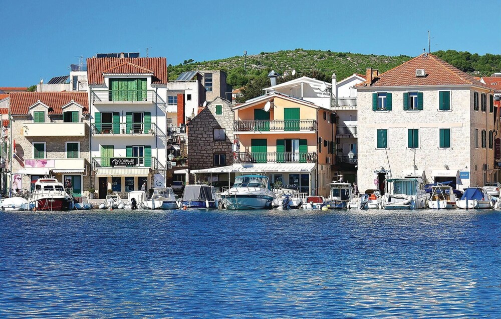 Beautiful Home in Vodice With Wifi, 7 Bedrooms and Outdoor Swimming Pool