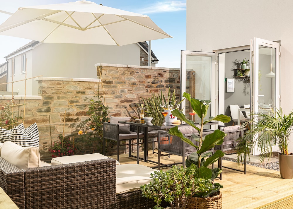 Habita Property 3 Bedroom House Parking