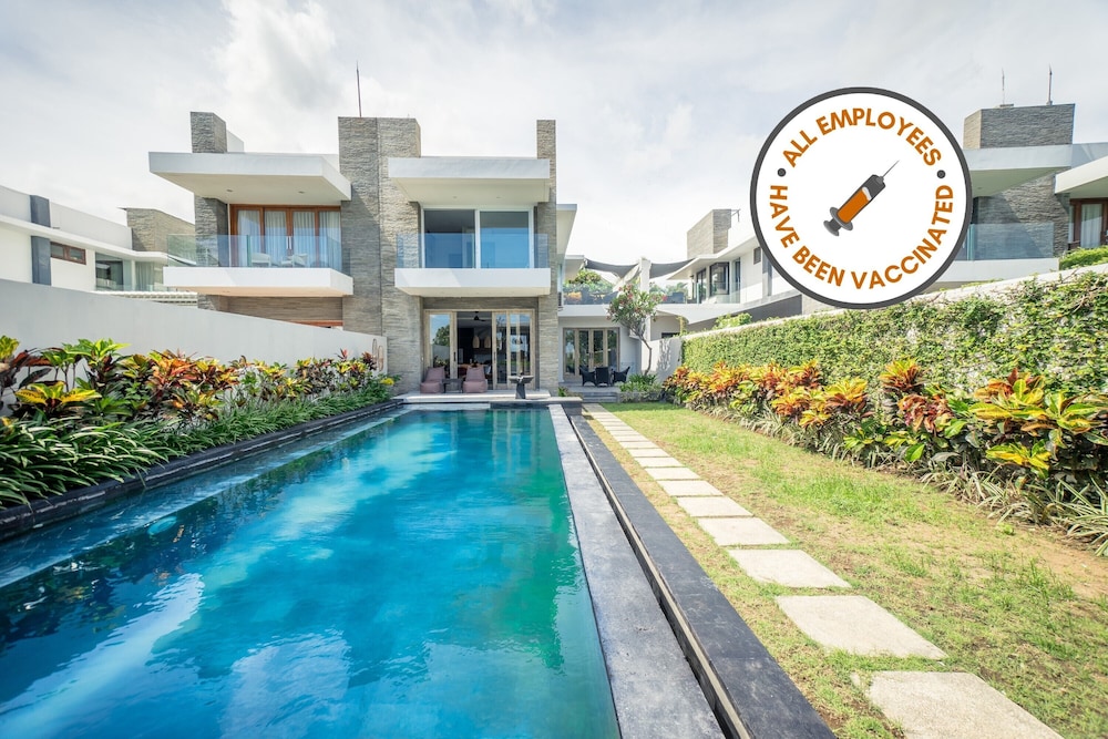 Nui Beachfront Villa