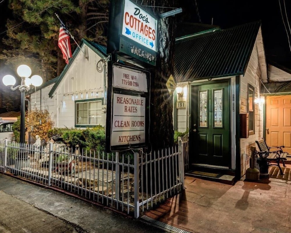 Doc's Cottages