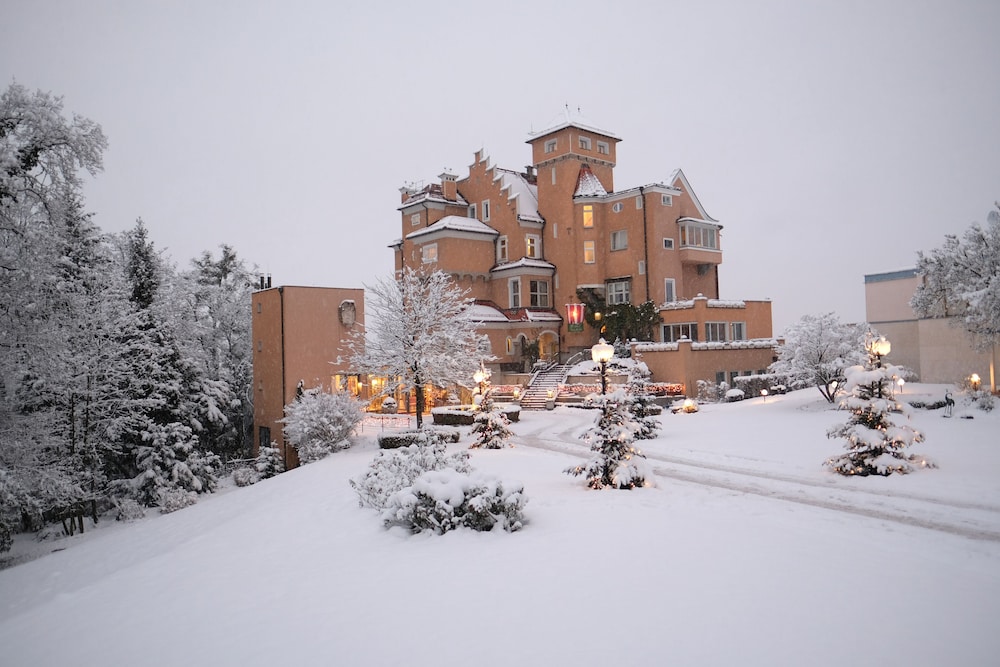 Schloss Mönchstein Hotel