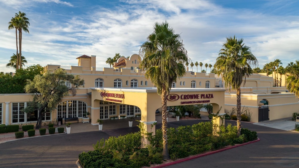 Crowne Plaza Phoenix - Chandler Golf Resort, an IHG Hotel