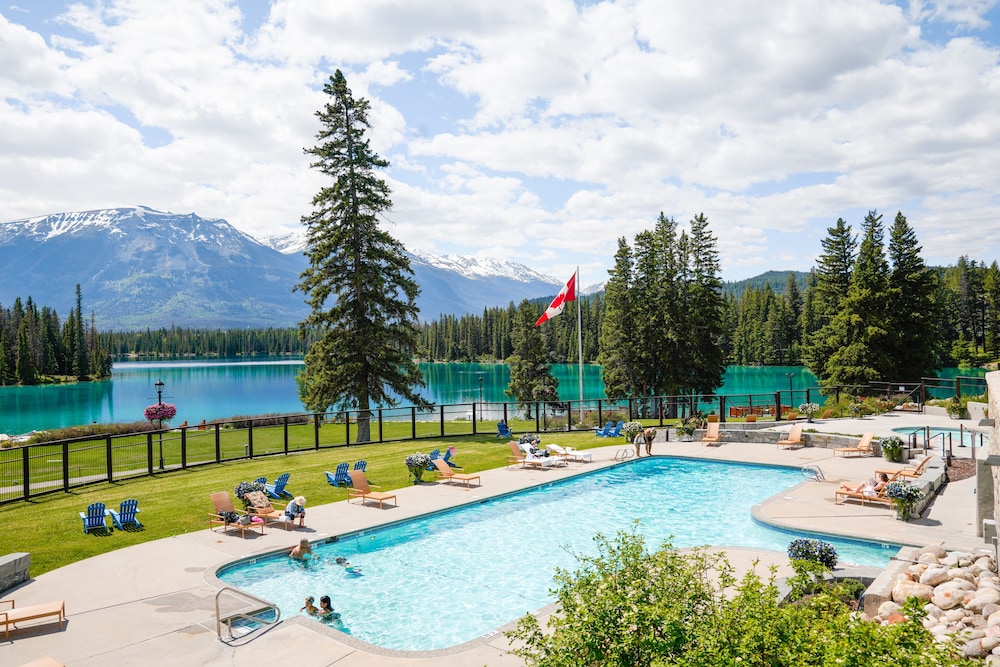 Fairmont Jasper Park Lodge