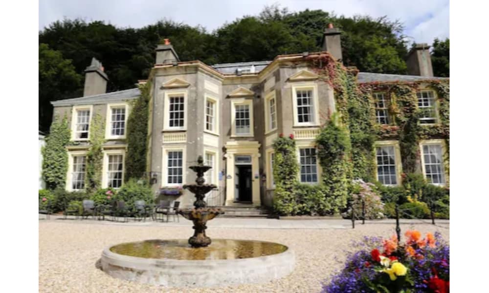 New House Country Hotel