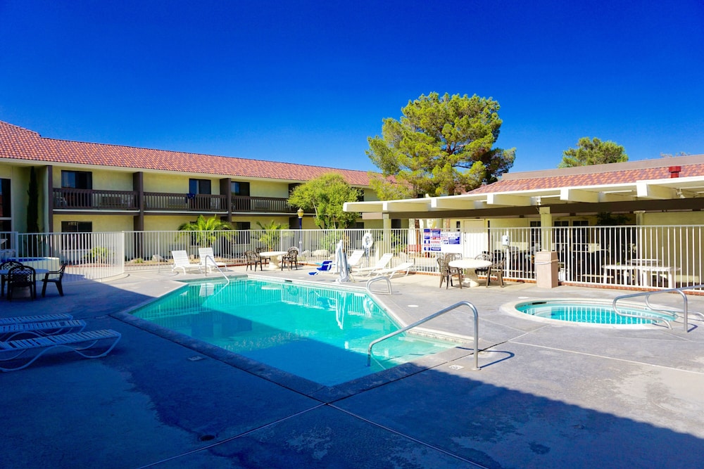 Heritage Inn & Suites Ridgecrest-China Lake