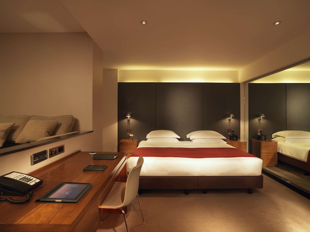 Royal Garden Hotel