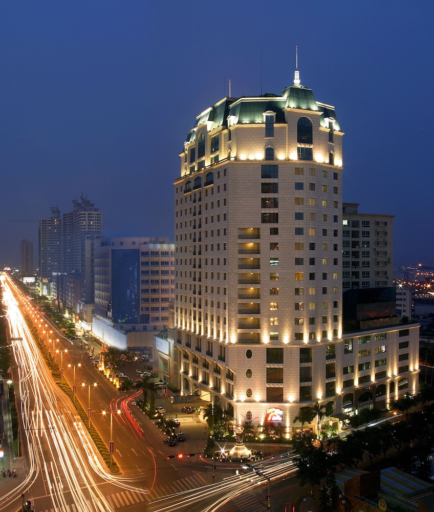 Grand Noble Hotel