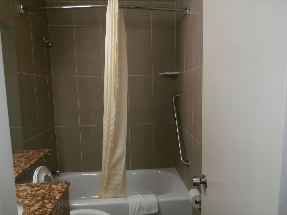 Americas Best Inn and Suites Fort Lauderdale North