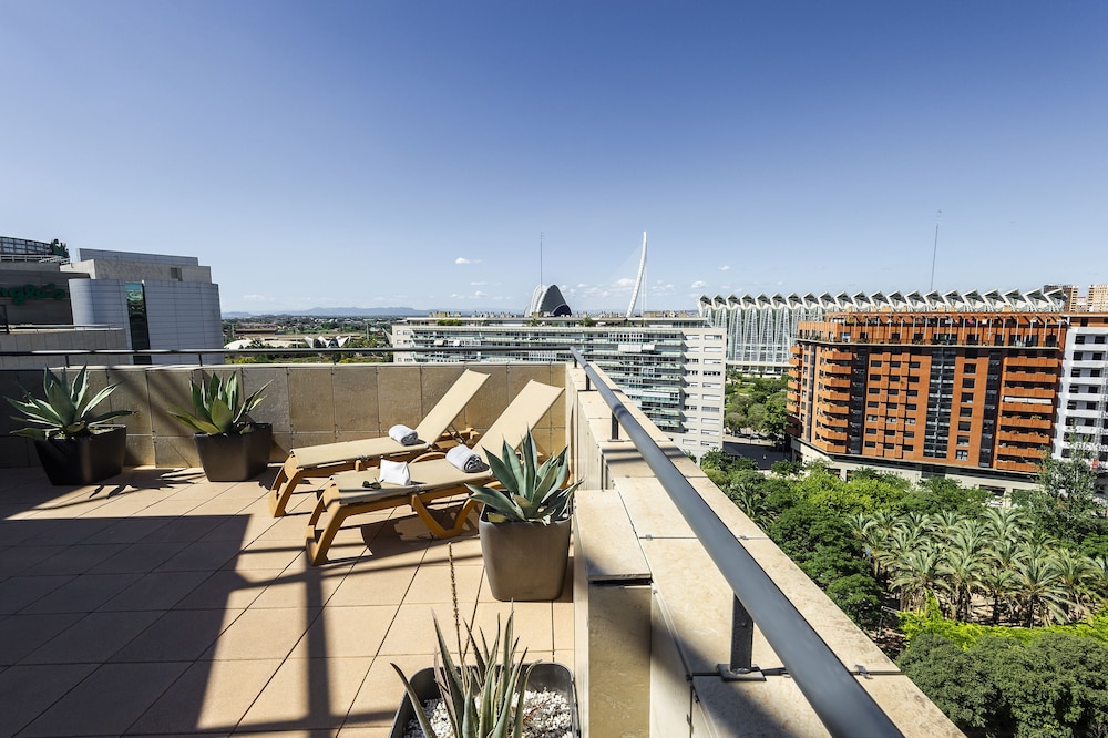 Hotel Valencia Oceanic Affiliated by Meliá
