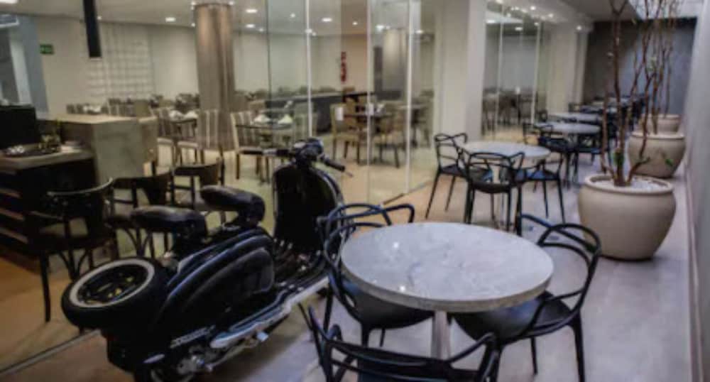 AlphaPark Hotel