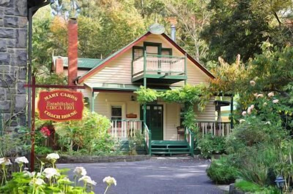 Mary Card's Coach House