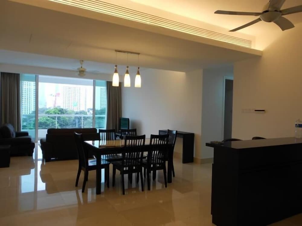 Brunsfield Embassyview Condosuite