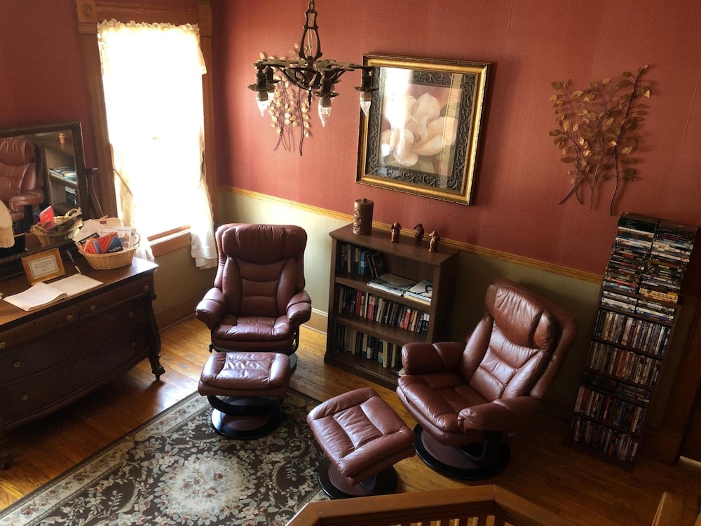 The Harney House Inn