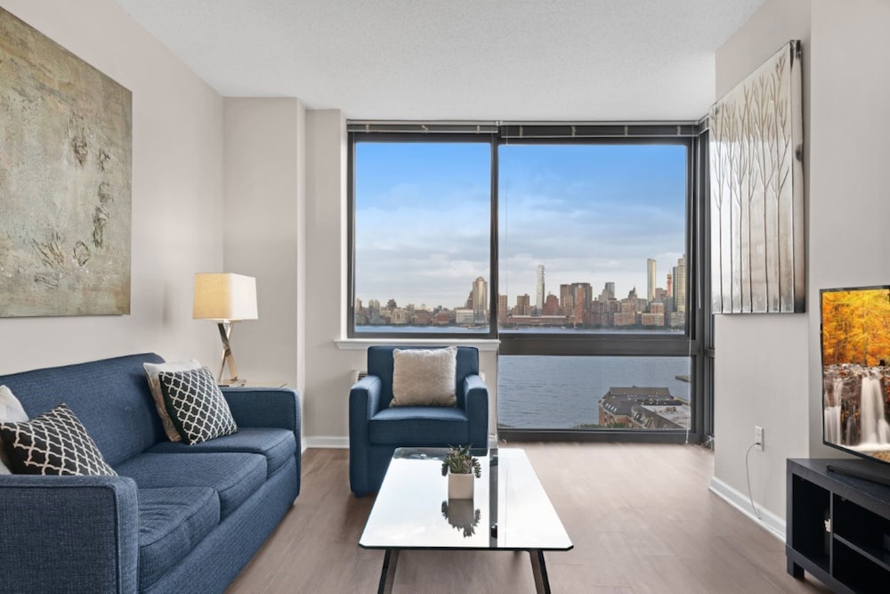 Global Luxury Suites Downtown Jersey City
