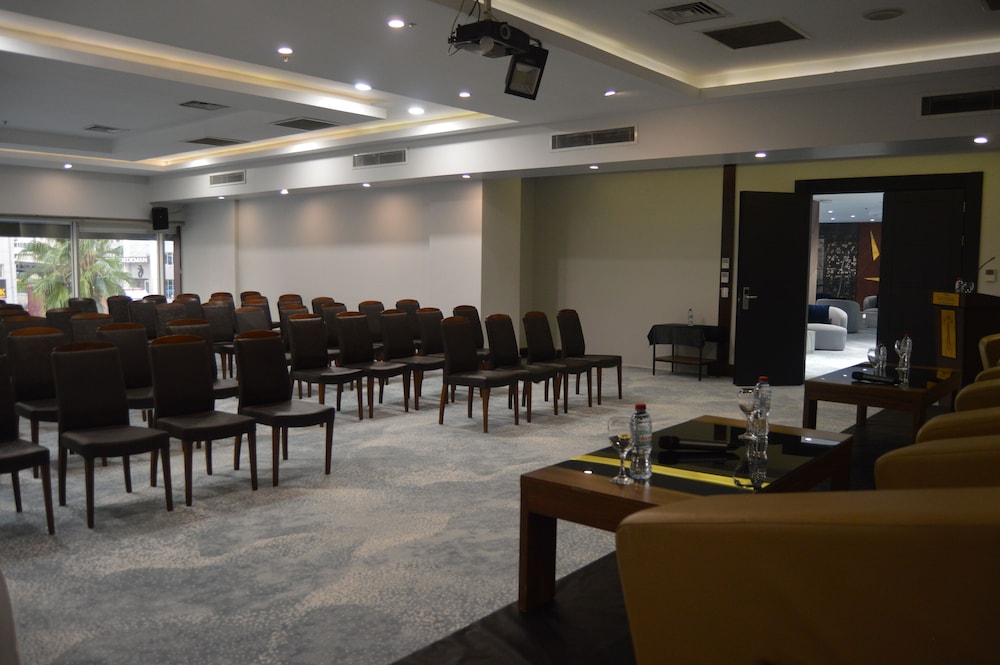 Teymur Continental Hotel
