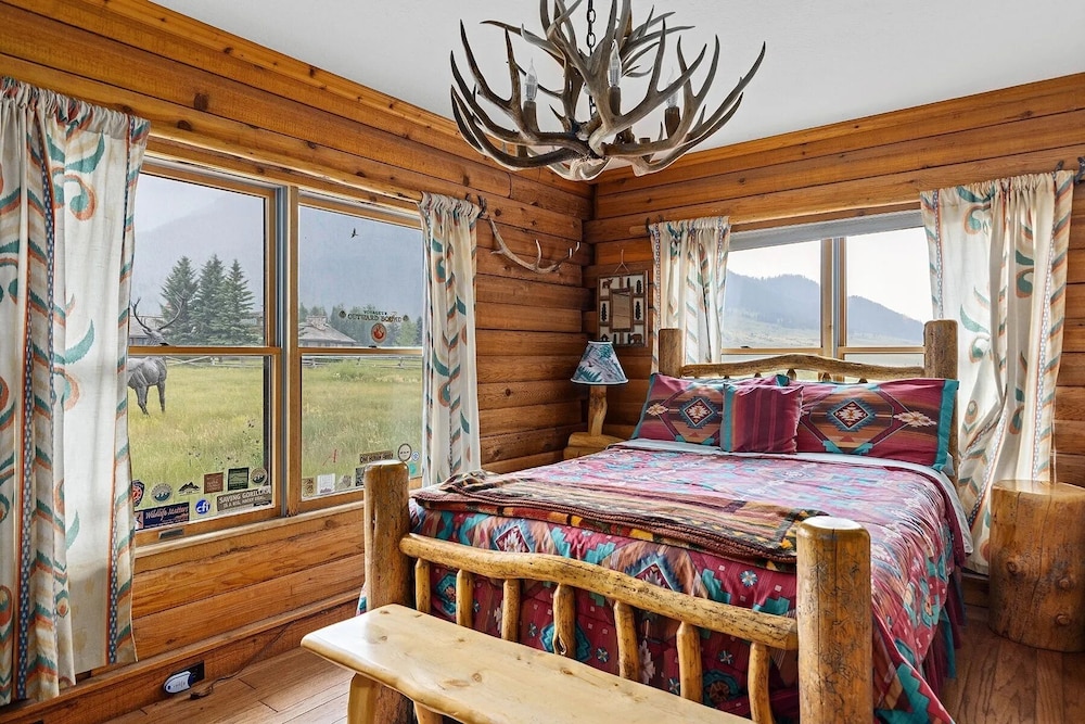 NEW! Elk Refuge Safari Chalet with Teton Views!