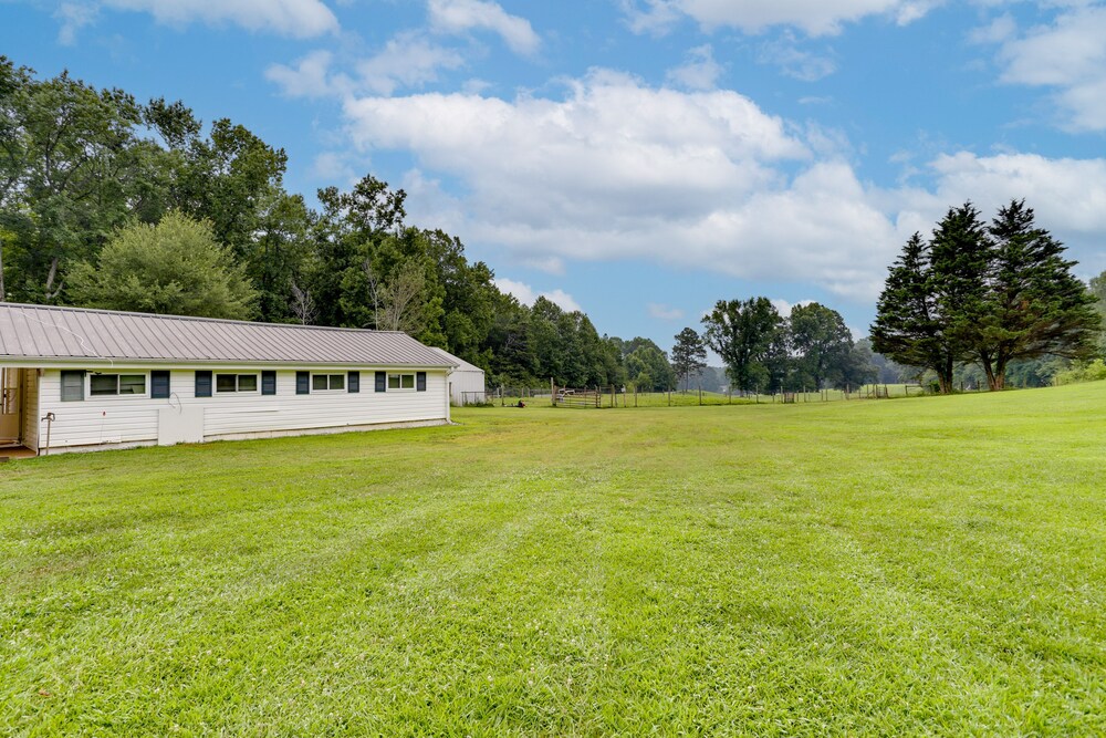 Dawsonville Apartment w/ Covered Patio!