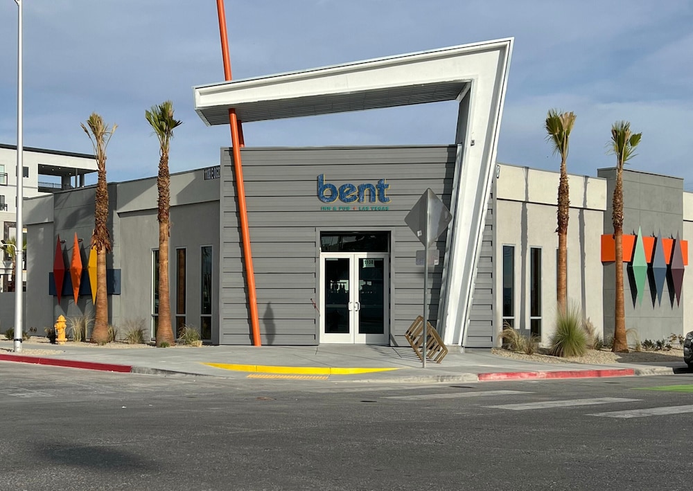 Bent Inn & Pub – Premier LGBTQ Adults Only Resort