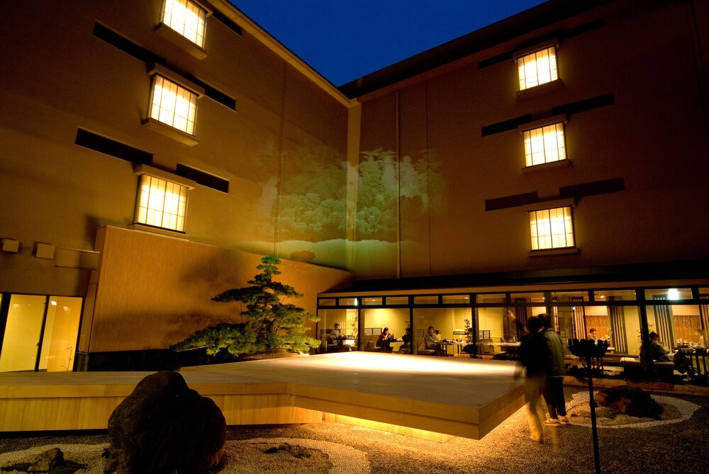 HAKONE Setsugetsuka