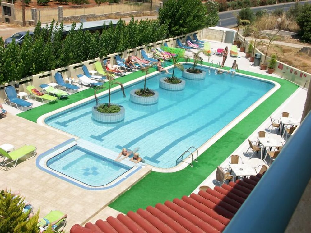 Nikos Hotel