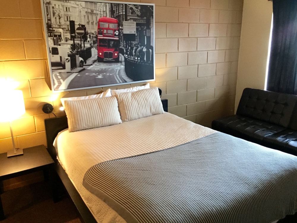 Three Rivers Motel