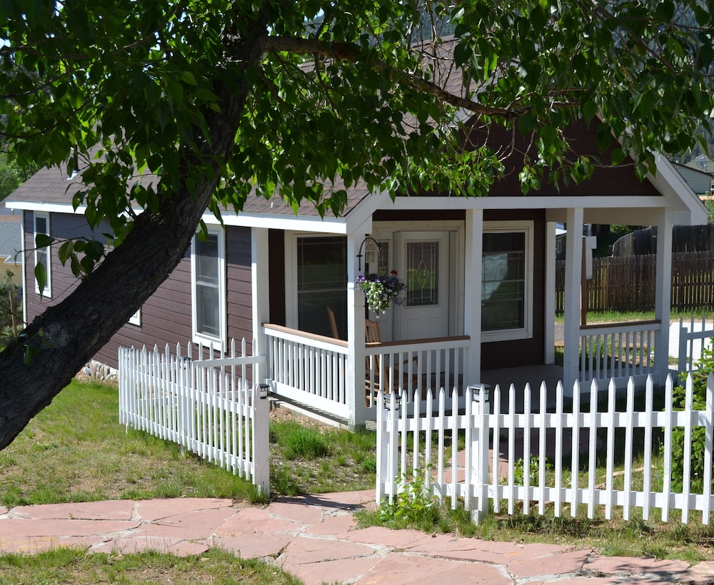 River Rock Cottages