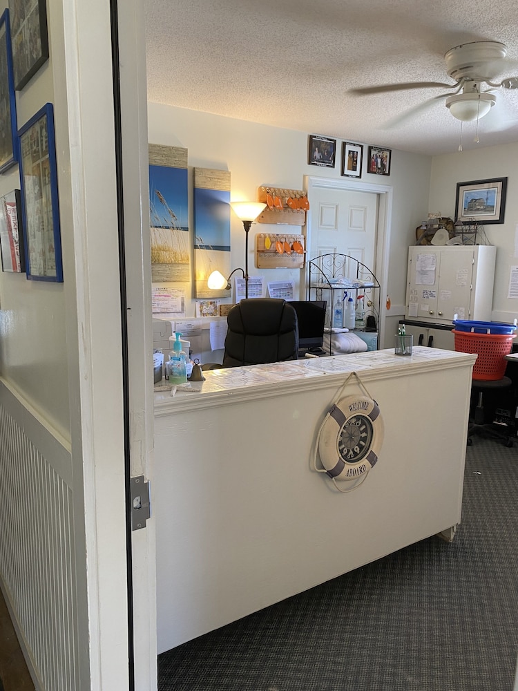 Seaview Pier and Motel