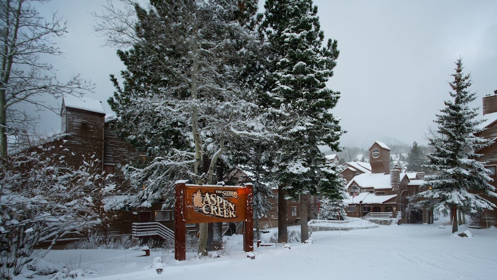 Aspen Creek by 101 Great Escapes