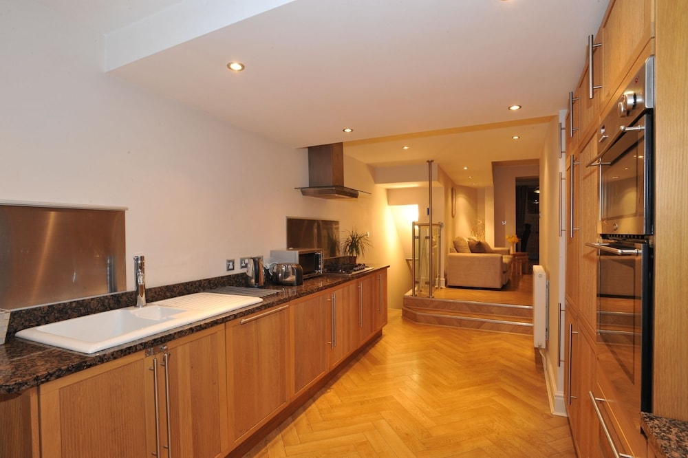 Chester Apartments