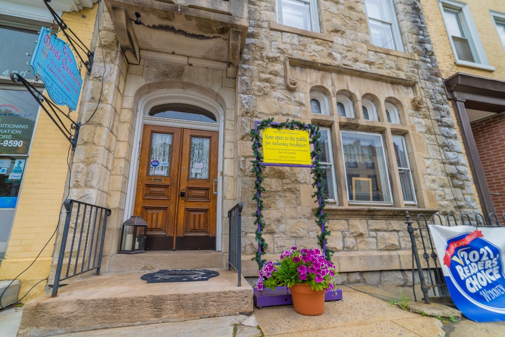 The Maid's Quarters Bed Breakfast & Tearoom