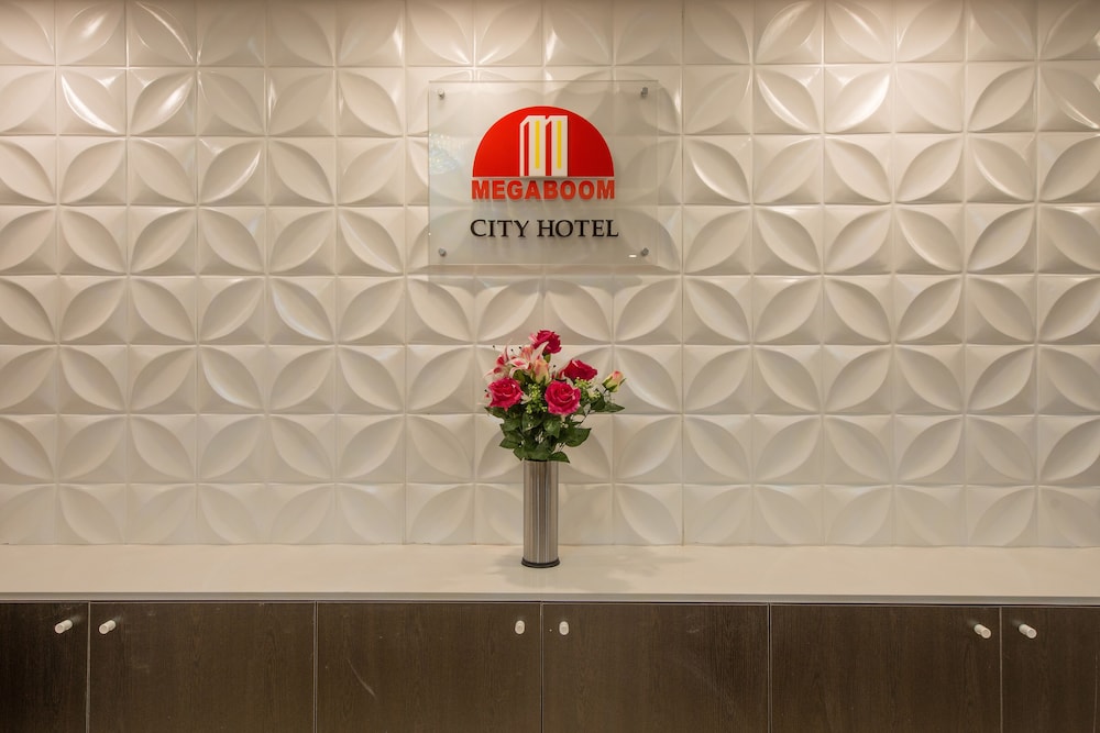 Megaboom City Hotel