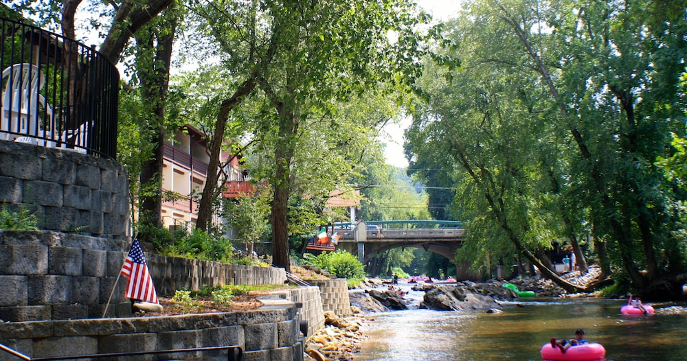 Helendorf River Inn, Suites & Conference Center
