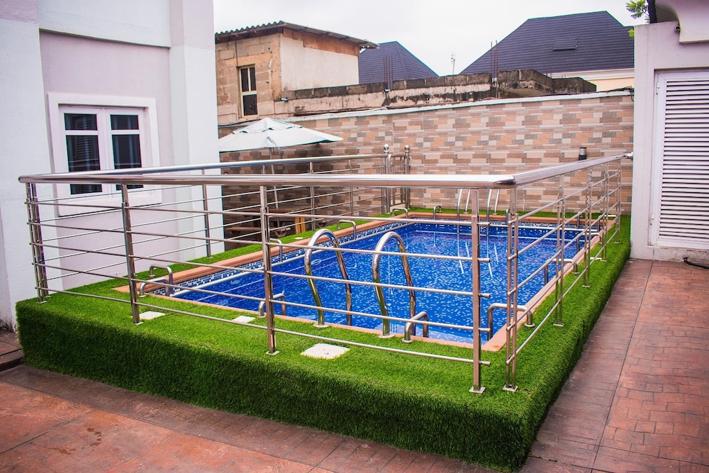 Aeroville Apartments