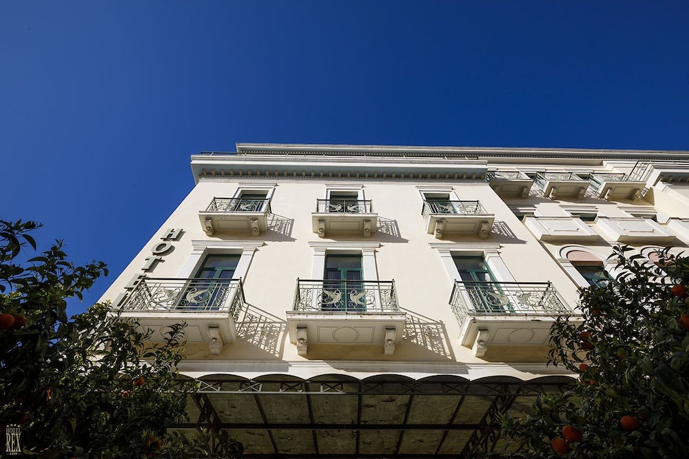 Rex Hotel