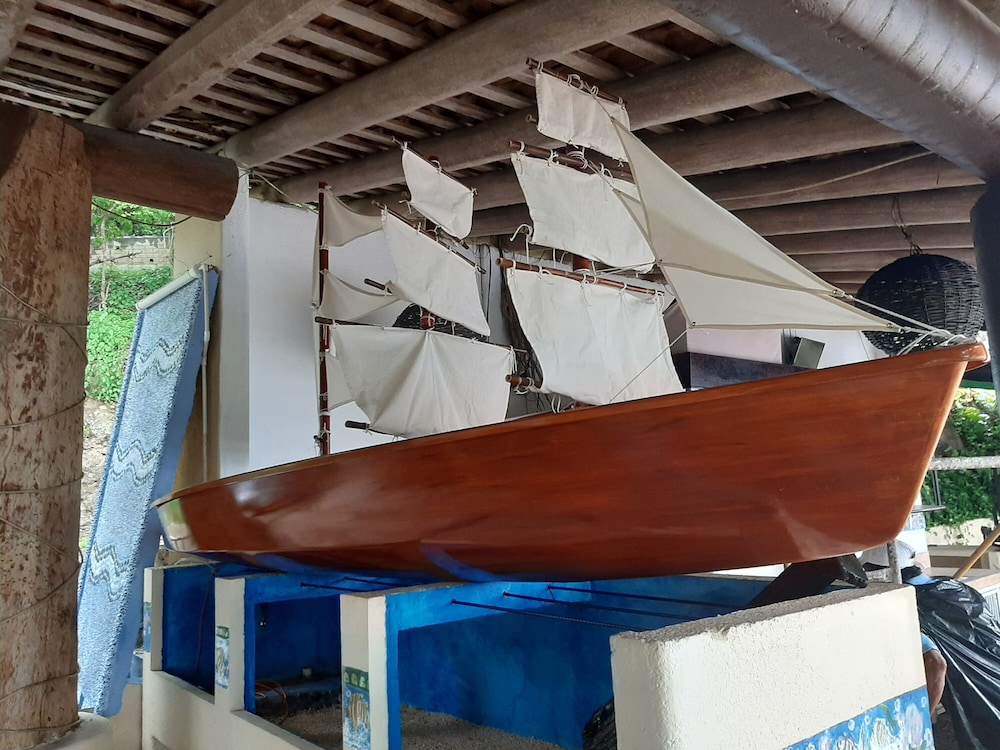 La Escollera Suites Adults Only