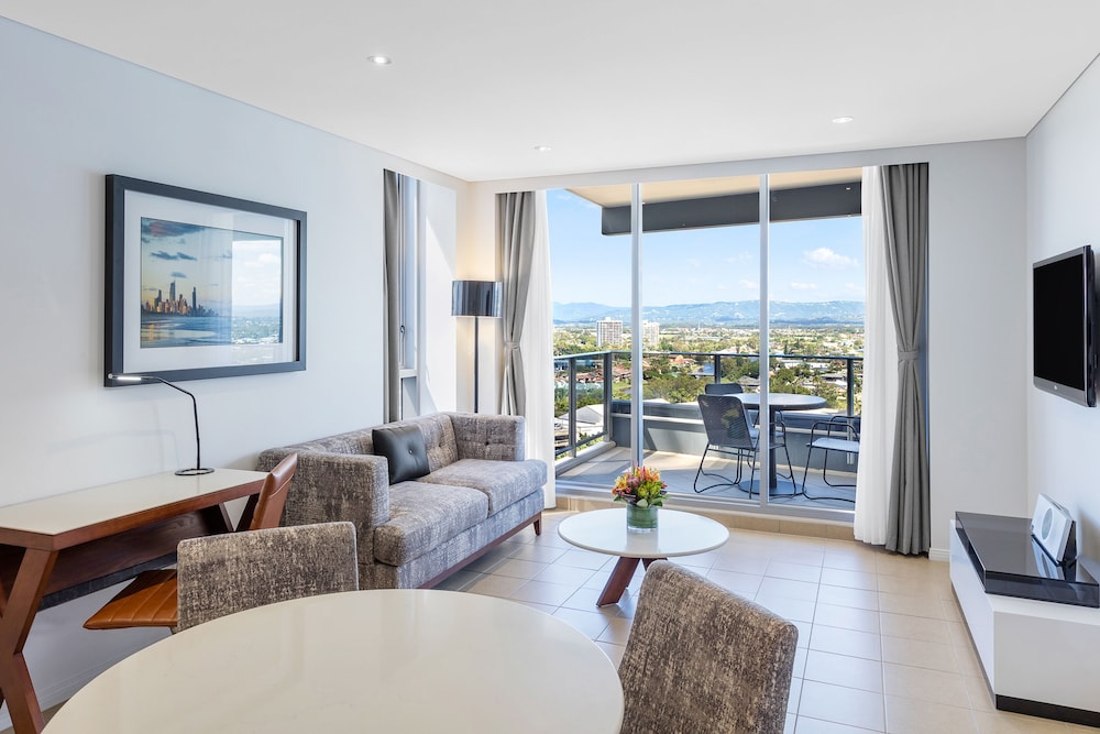 Meriton Suites Broadbeach, Gold Coast