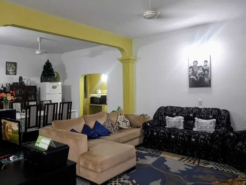 Nueva Alborada Lodging House