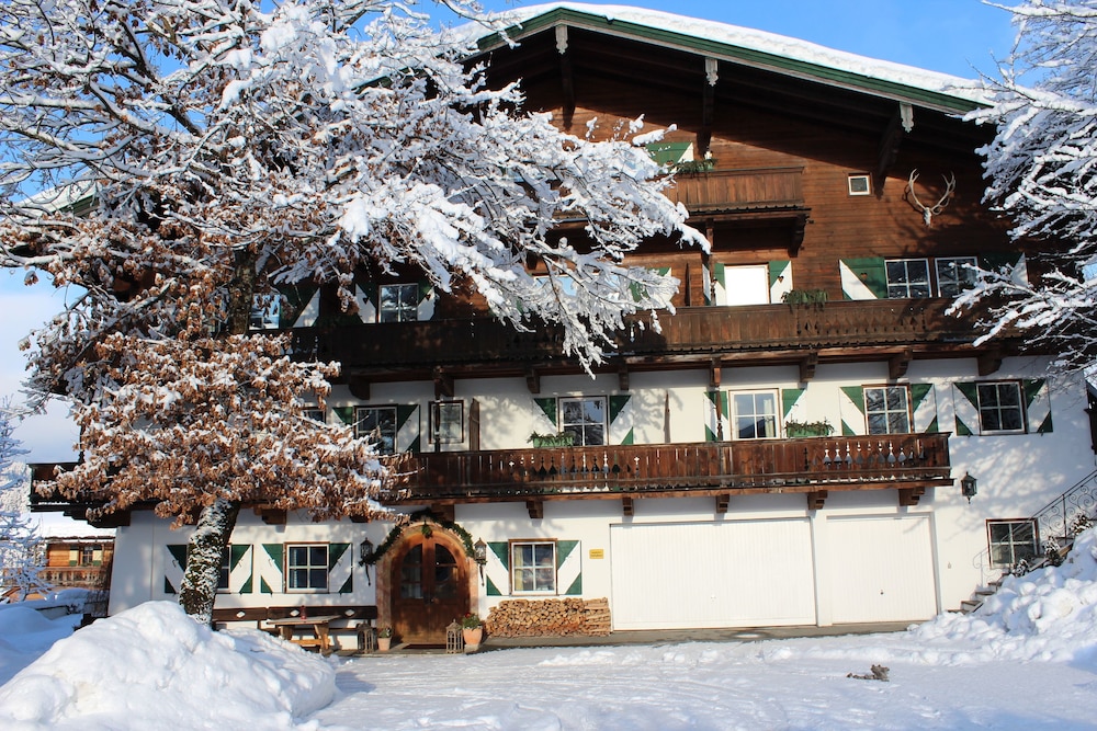 Landsitz Römerhof - Hotel Apartments