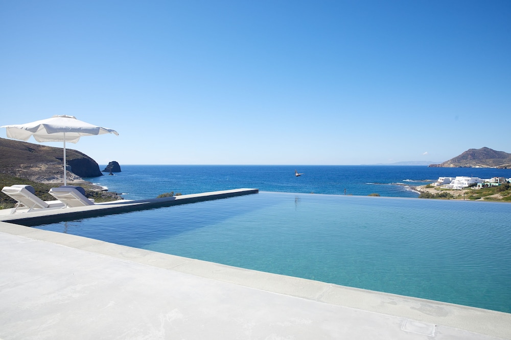 Milos Breeze Boutique Hotel