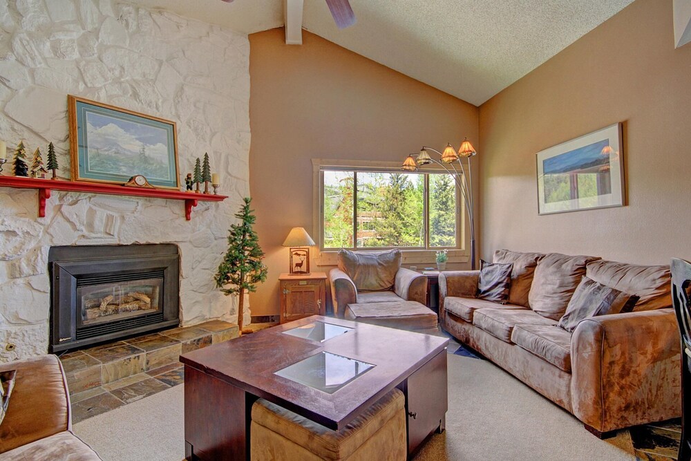 Sawmill 316 2 Bedroom Condo by RedAwning