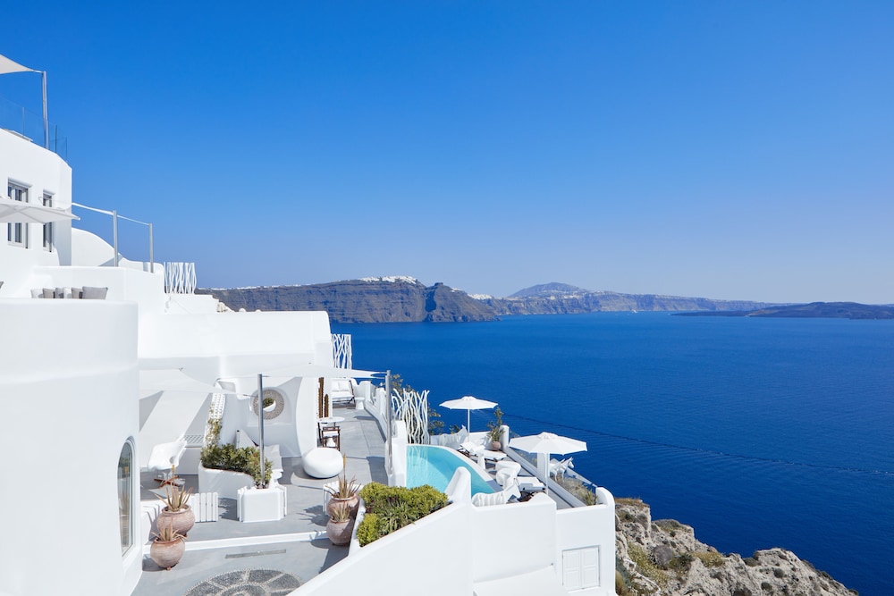 Canaves Oia Sunday Suites